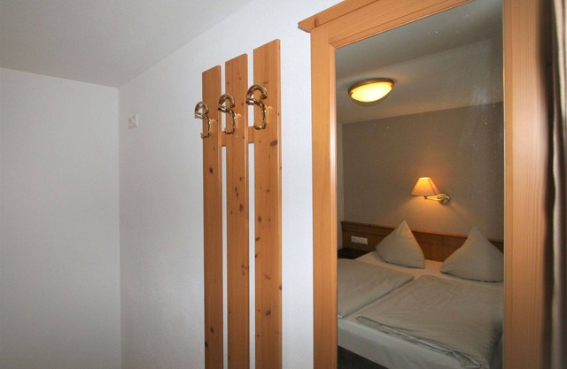 Beautiful apartment for 4 people with WIFI, pool, TV, balcony and pets allowed