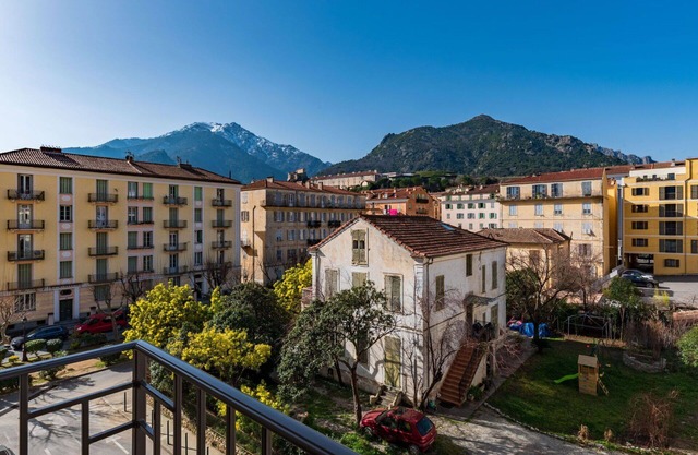 Beautiful apartment for 4 people with WIFI, A/C, TV, panoramic view and parking