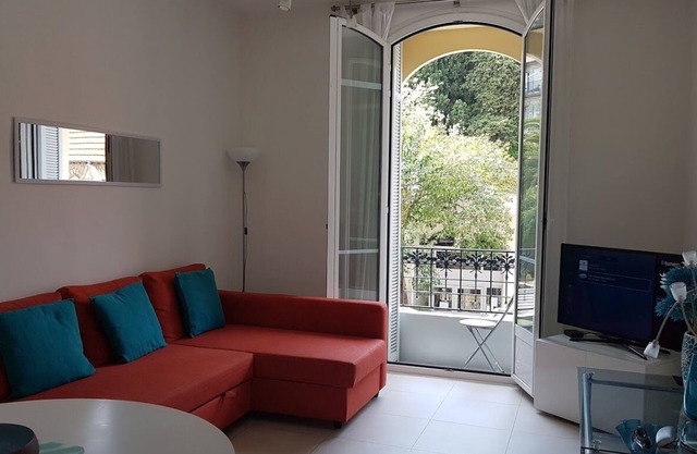 Beautiful Apartment in Central Nice - Only 400m from the beach!