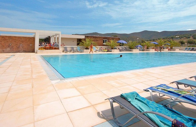 Beautiful apartment in villa for 4 guests with A/C, pool, WIFI, terrace and parking