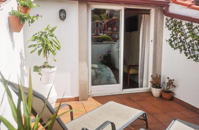 Beautiful Apartment In Moaña With Wifi