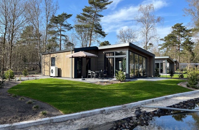 Beautiful apartment in villa for 4 guests with pool, WIFI, A/C, TV and terrace