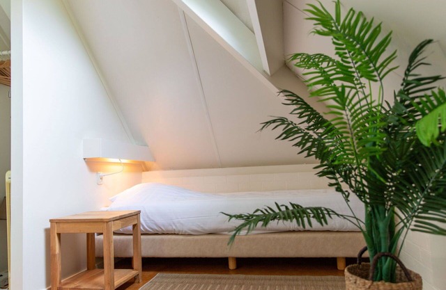 Beautiful apartment in villa for 6 people with pool, WIFI, TV and terrace