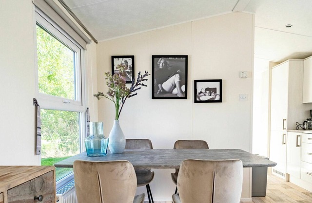 Beautiful apartment in villa for 4 people with WIFI, TV, terrace and parking