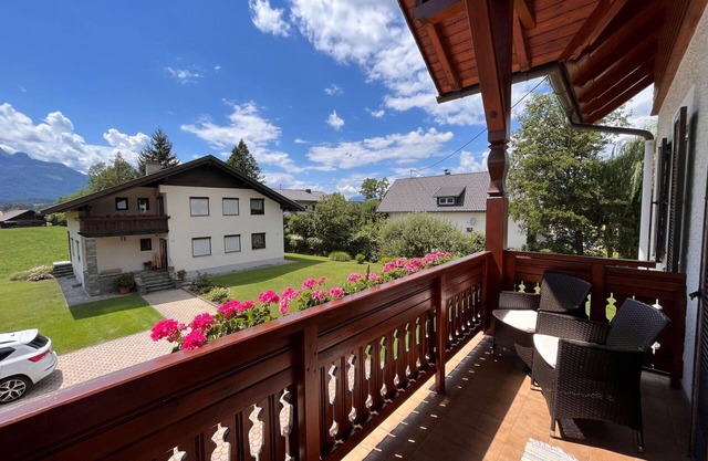 Beautiful private villa for 6 people with WIFI, TV and patio