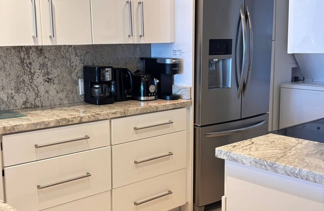 Beautiful BAY VIEW Apt, 2/2br 1100sqf