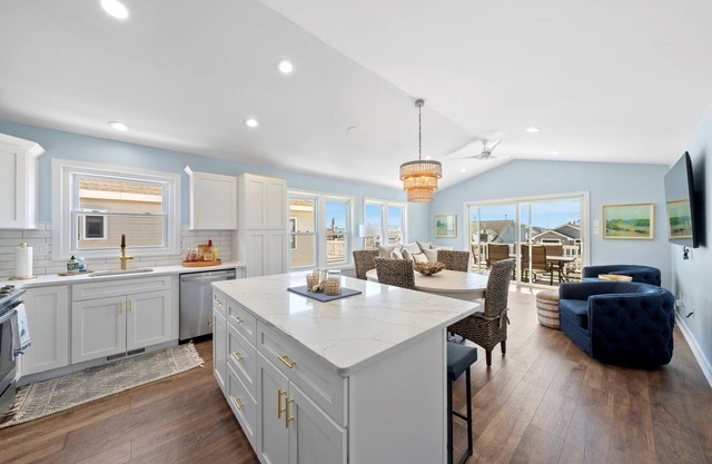 Beautiful Beach House in Avalon NJ. Newly renovated from head to toe inside/out