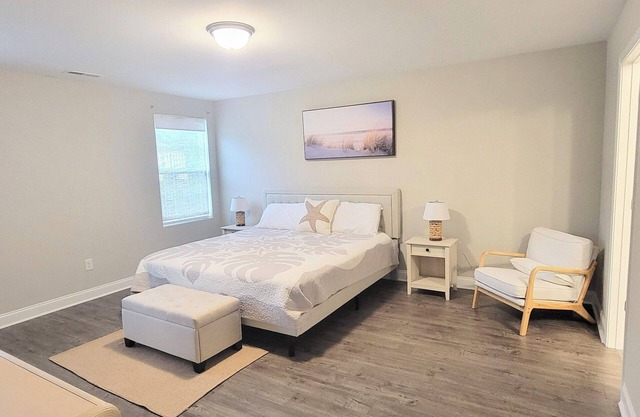 Beautiful beach themed 4-bedroom home in gorgeous Sunset Beach