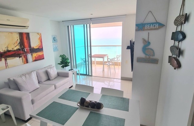 Beautiful beachfront two bedroom apartment Bocagrande Palmetto Beach