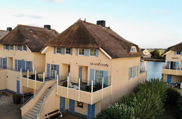 Beautiful boat villa, 1 canoe, 380V socket for e-car 🏝 HOLIDAY:)