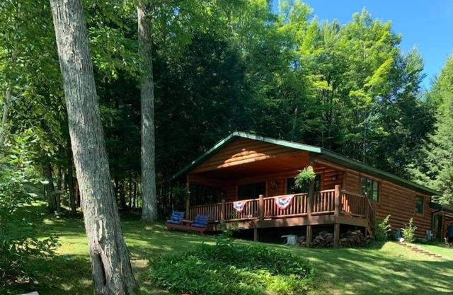 Beautiful Booth lake Minocqua Optional pontoon