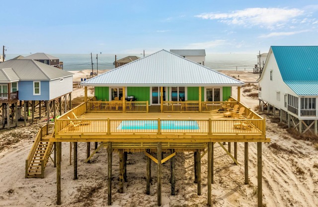 Beautiful C's - 5/5, bayfront, private pool, sleeps 20