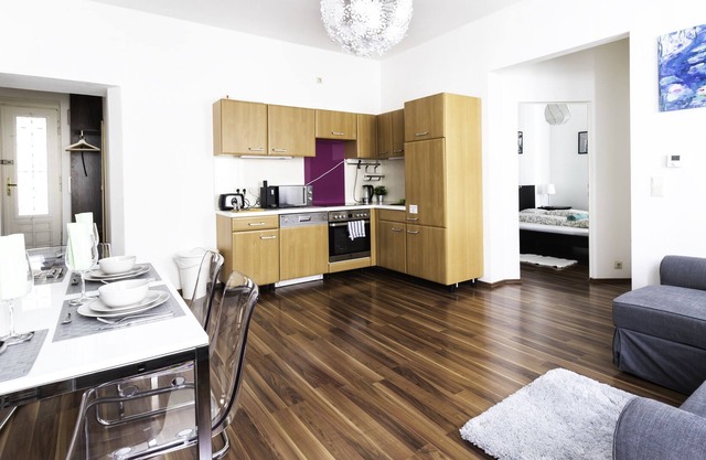 Beautiful Central Apartment,Next To U-Station with Inner Garden