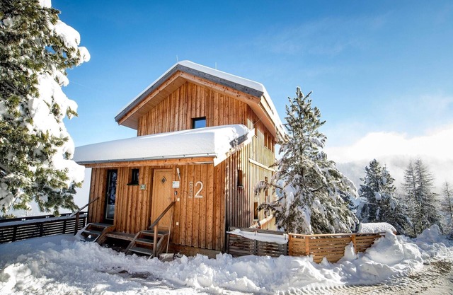 Beautiful chalet with sauna and whirlpool