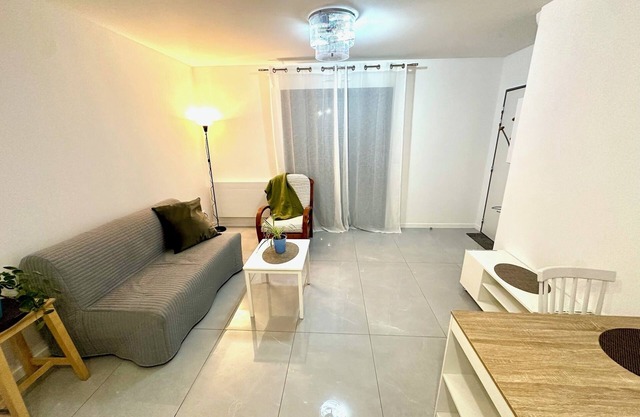 Beautiful, cosy studio