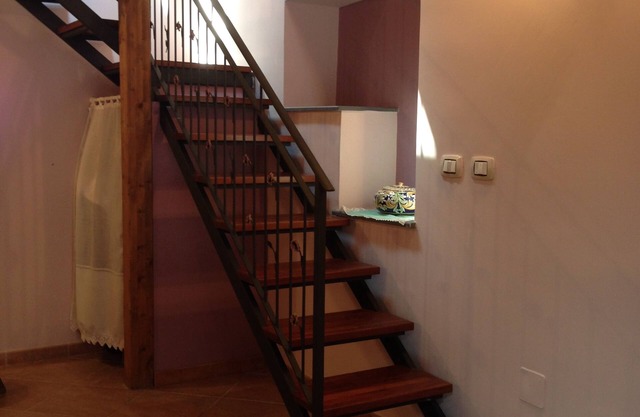 Beautiful cottage with large garden a few steps from the sea