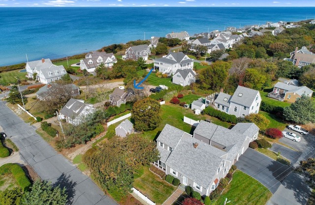 Beautiful Cottage with Private Association Rights