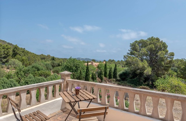 Beautiful Country House "Can Cancus" in Nature with Rooftop Terrace, Garden & Wi-Fi