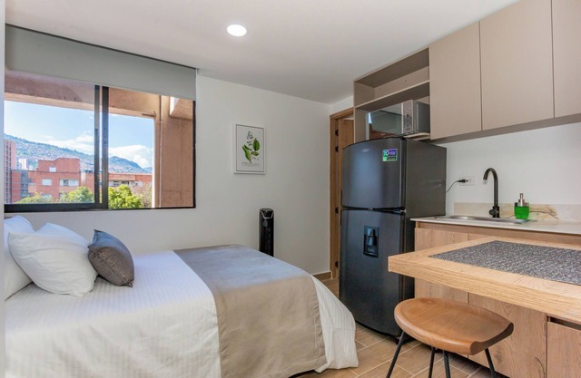 Beautiful & Cozy LOFT, in Calasanz, 1 Person.