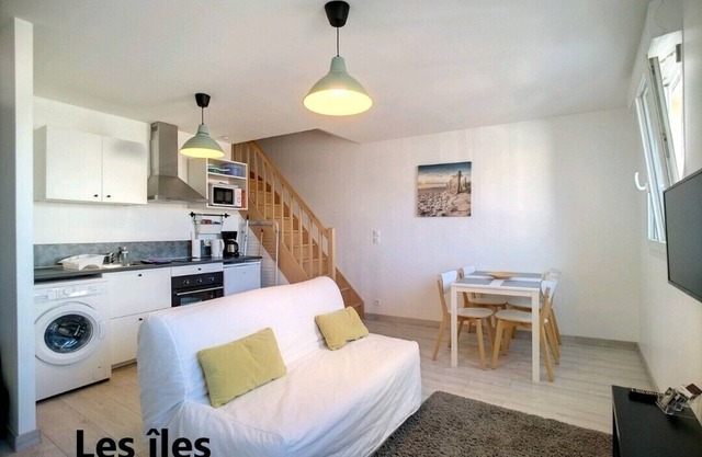 Beautiful duplex near the sea (the islands)