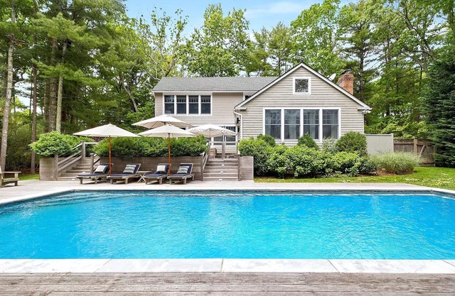 Beautiful East Hampton Home, Close to Beach and Town