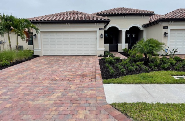 Beautiful Esplanade Lake Club in Ft Myers Florida. Reduced Rate for April 2026!