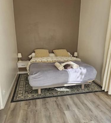 Beautiful F2 apartment 5 stops by train from Paris