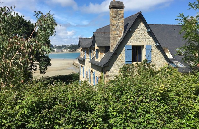 Beautiful family villa in the heart of Morgat: beach and nautical center 100 m