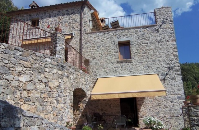 Beautiful flat in natural stone house with terrace