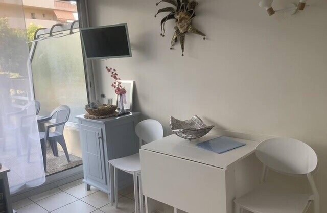 Beautiful studio for 4 close to the beach
