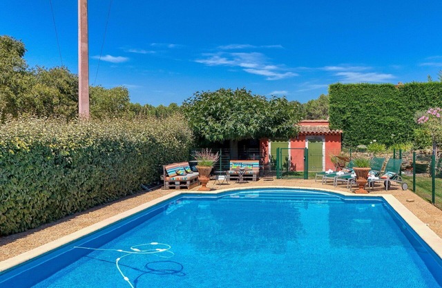 Beautiful private villa for 8 guests with WIFI, A/C, private pool, TV and terrace