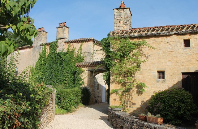 Beautiful 4*, private swimming pool, in a green setting 10 people
