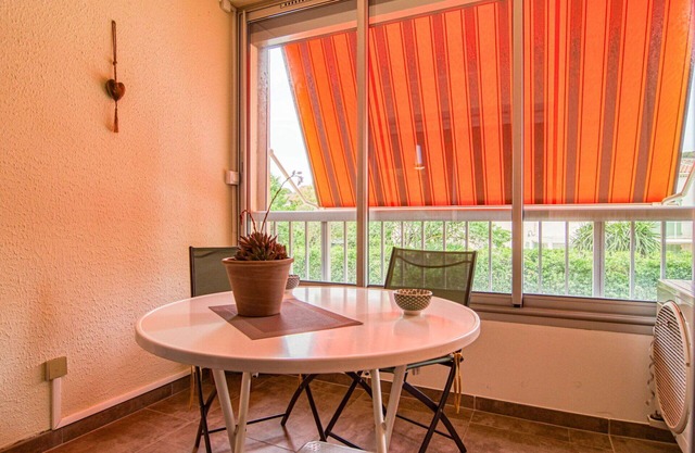 Beautiful apartment for 3 guests with A/C, TV, terrace and pets allowed