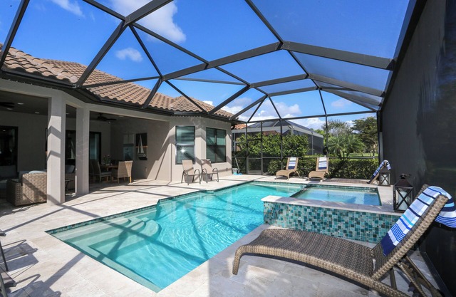 BEAUTIFUL FULLY FURNISHED POOL HOME, GREAT LOCATION AND NEAR COCONUT POINT MALL