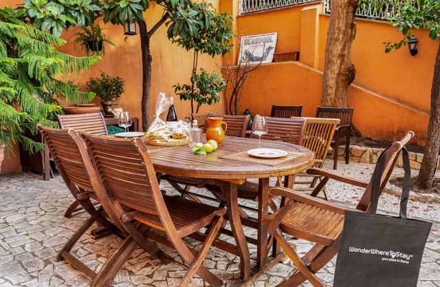 Beautiful Garden Apartment near St. Peter