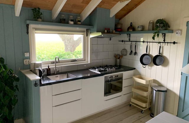 Beautiful guest house with green private garden