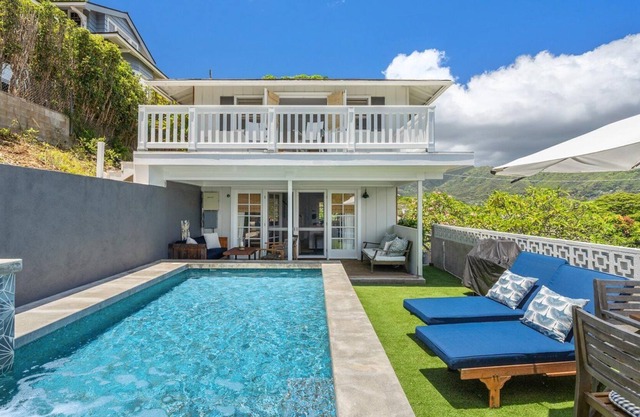 Beautiful Hawaiian View Hale/Home Small Pool and views! Live Like a local!