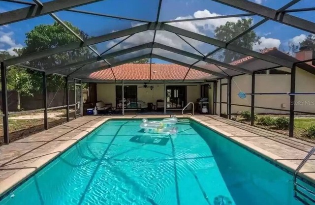 Beautiful Home Away from Home for your Vacation with Private Pool and Hot Tub