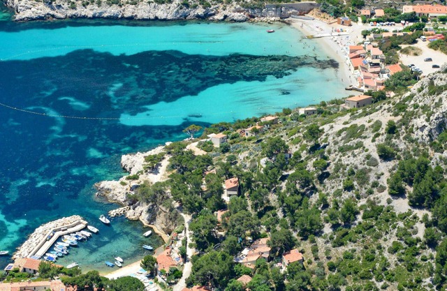 Beautiful home in Bouc-Bel-Air