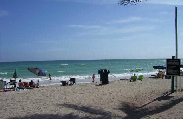 Beautiful Hotel Studio on the beach. STR-01535