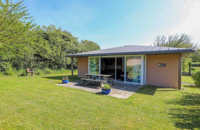 BEAUTIFUL HOUSE 100 METRES FROM THE BEACH WITH SHARED HEATED POOL