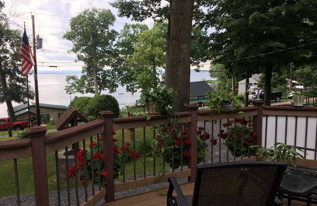 Beautiful House at Oneida Lake. Close to Boat Launch.