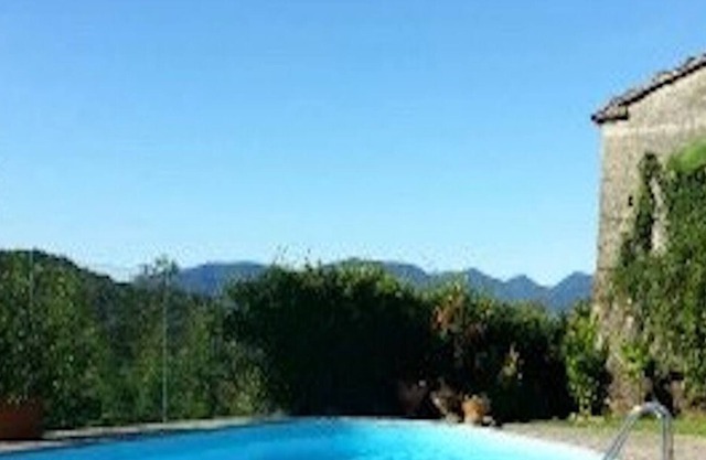 BEAUTIFUL HOUSE WITH POOL