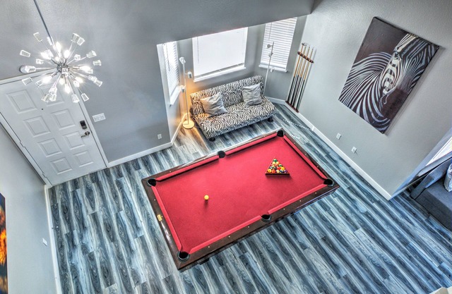 BEAUTIFUL HOUSE WITH NEW POOL/SPA