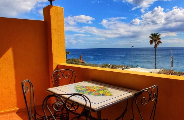 Beautiful independent house, beach side, terrace with sea view