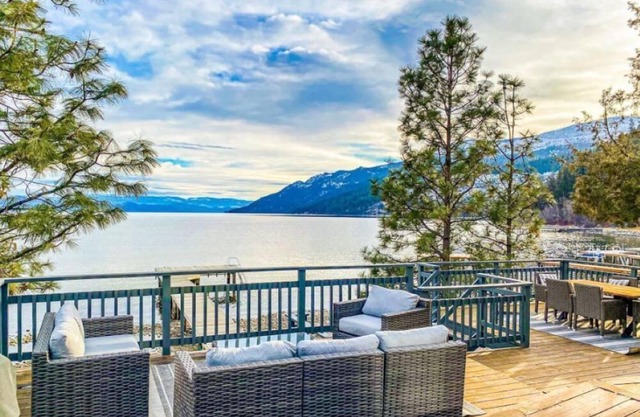 Beautiful Lake front cabin on Okanagan Lake