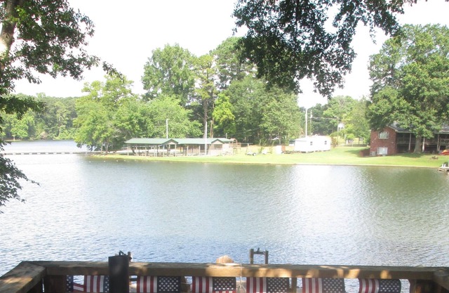 Beautiful Lake House in West Central Georgia