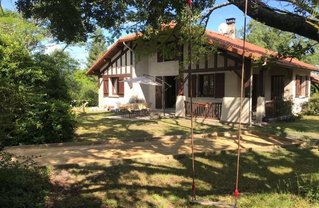 Beautiful Landes house in a wooded setting