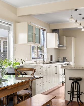 Beautiful Large Central Napier Home