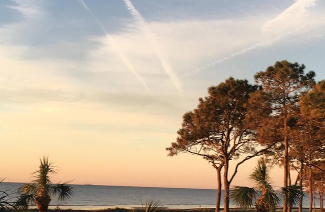 Beautiful Luxury Condo-Breath Taking Ocean View-Newly Renovated-Couples Getaway